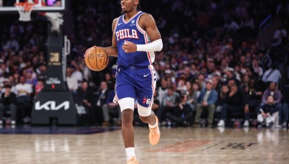 开云移动端-铁麻了！76人首节三分球11中0&amp;马克西4中0 魔术也仅有8中1