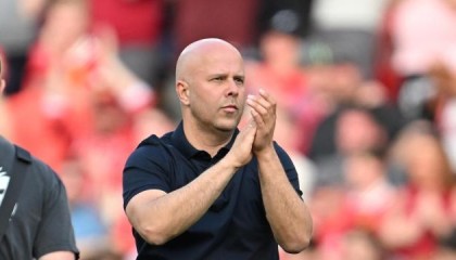 开云移动端-斯洛特：与阿森纳的对决很精彩 我们会保持高水准