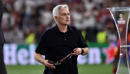 开云移动端-1座奖杯2场决赛3年困局：如何评价穆帅的罗马生涯？