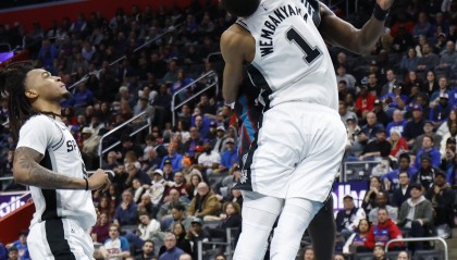 kaiyun-仅次文班&amp;鲨鱼！杜伦单场砍至少30分15板且0失误 历史第3年轻中锋