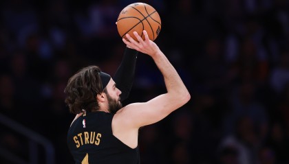 开云移动端-三分7中6！基德：都以为斯特鲁斯会有点生疏 但他看起来状态极佳