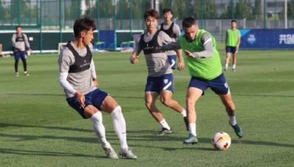 开云App-三镇主帅提醒球员要有谦逊态度 也需有力拼的勇气