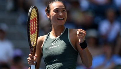 开云官网-郑钦文商竣程鏖战获胜 美网首日中国半数过关